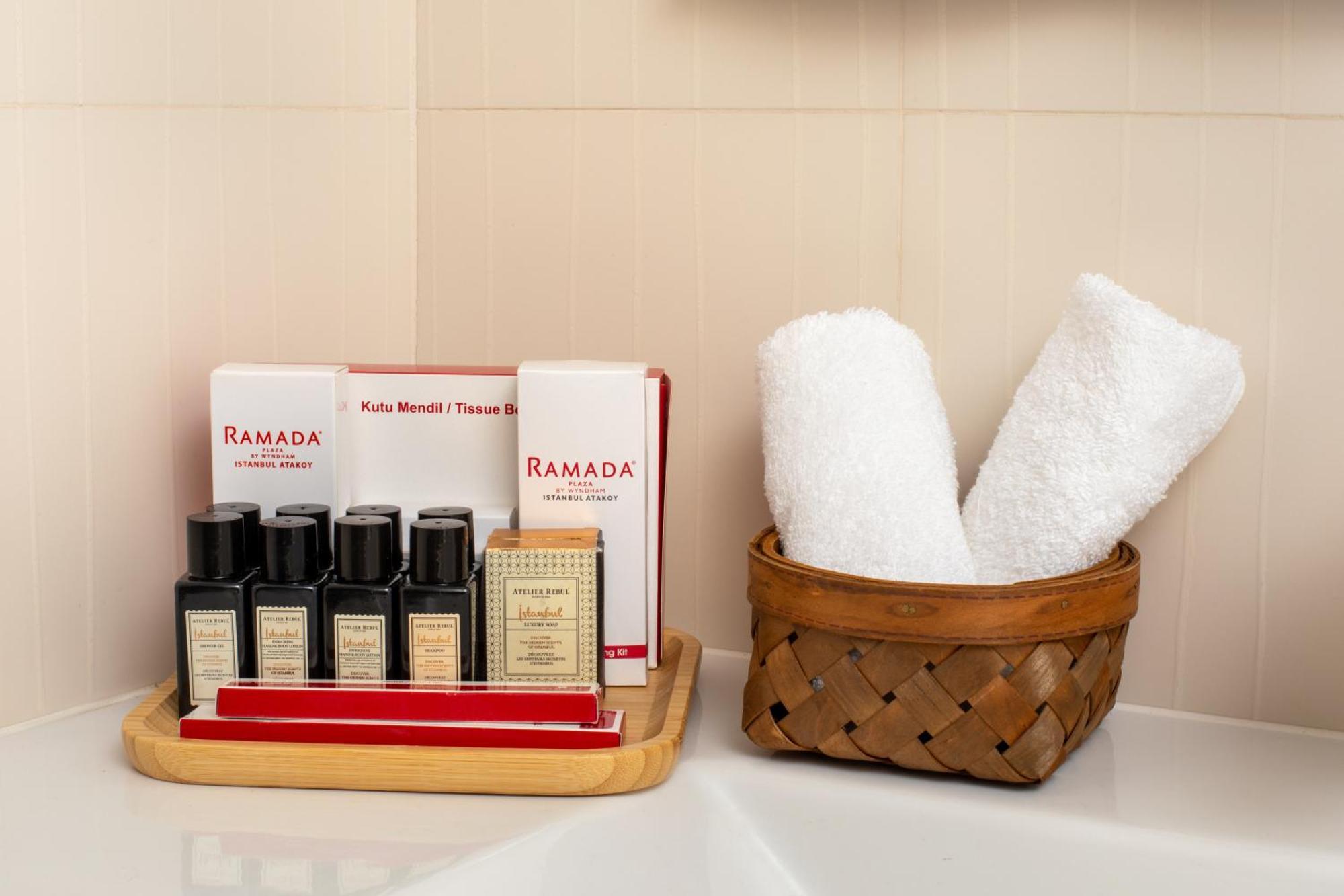 Ramada Plaza By Wyndham Istanbul Atakoy Hotell Eksteriør bilde