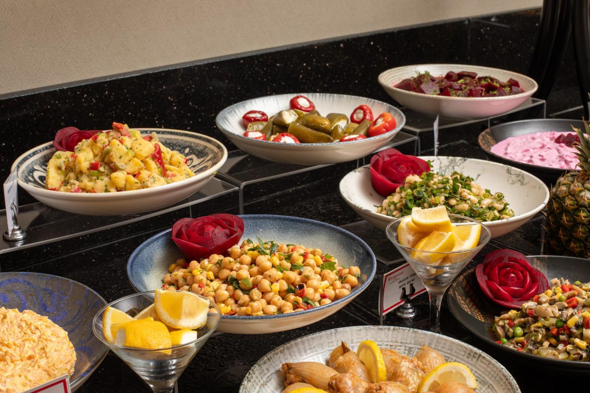 Ramada Plaza By Wyndham Istanbul Atakoy Hotell Eksteriør bilde